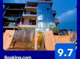 Super OYO Hotel Crosswinds Residency