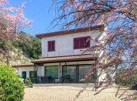 Beautiful Home In Isernia With Wi-fi，位于伊塞尔尼亚的酒店