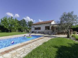 Bella Collina in Krajcar Brijeg - Haus für 4-5 Personen，位于泽敏的酒店