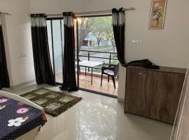 Samruddhi S1 homestay garden villa or S3，位于那格浦尔的酒店