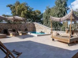 Pithos Apartments