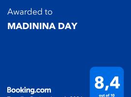 MADININA DAY，位于雅莱地区圣梅达尔的公寓