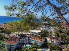 MIRAMOR HOTEL & Spa - ULTRA ALL INCLUSIVE，位于安塔利亚的海滩酒店