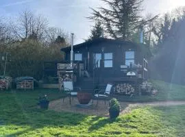 Cosy cabin in Annie’s meadow