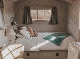 Rocky Creek Shepherds Hut