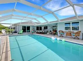 Inviting Lakeview Home l Pool l Close to Beaches