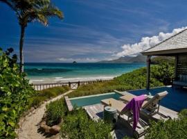 Oceanfront Beach House - RATE SPECIAL- Valentines on BEACH w Club Access Tennis King Bed，位于Christophe Harbour的别墅