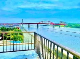 観光の拠点に最適!お魚市場近く!1棟貸切!カラオケルーム完備!