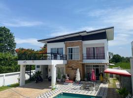 Venista Pool Villa，位于Ban Bung Toei的酒店