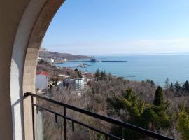 Queen's Palace Balchik apartment，位于巴尔奇克的酒店