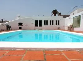 Ferienhaus mit Privatpool für 20 Personen und 2 Kinder in Macher, Lanzarote