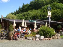 Camping Bockenauer Schweiz，位于Bockenau艾勒斯普林山附近的酒店