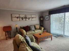 Beautiful Apt, Woffice Area 2br, Long Term