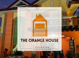 The Orange House - Vigan Villa，位于美岸的酒店