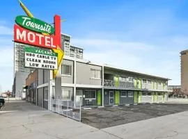 Charming Mid-Century Motel 3