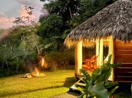 Finca Terra Incognita - Wood cabins in the jungle，位于希门尼斯港的酒店