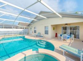 4br/3ba Disney Area Luxury Resort with pool/spa，位于奥兰多的酒店