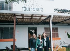 Tequila Sunrise Hostel，位于危地马拉的酒店