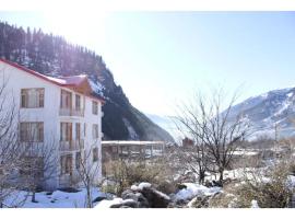 Snow Range Resort And Cottage，位于Bashist的酒店