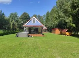 Domek z jacuzzi,kajaki i rowery,sauna -Malinowy Reset