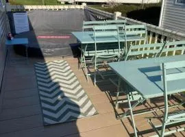 LottieLou’s Hot Tub breaks at Tattershall Lakes
