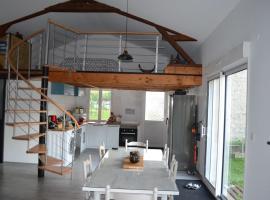 Joinville : Grange entièrement rénovée style loft.，位于茹万维勒的酒店