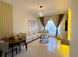 Luxury, One bedroom apartment Ocean view，位于拉斯阿尔卡麦的带泳池的酒店