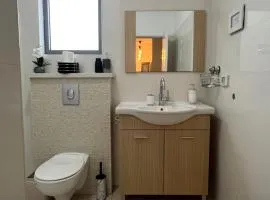 דירת גן מדרך עוז Garden Apartment