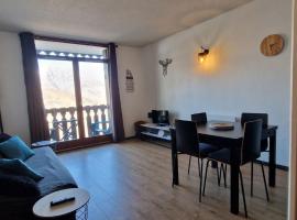 Appartement Saint Lary - pla d'adet - aux pieds des pistes，位于圣拉里苏朗加尔利兹缆车附近的酒店