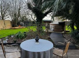 Studio aux portes de Saint-Malo et Jacuzzi，位于圣梅卢瓦代翁德的酒店