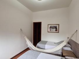 Volpi Residence na Savassi - Sinta-se em casa!，位于贝洛奥里藏特的带泳池的酒店