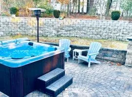 Hot Tub-King Suite-Pet Friendly-Fenced Yard-Fire Pit-500Mbps-Fireplace