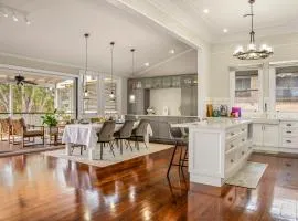 Unique Character Queenslander Home! Just Minutes to CBD & South Brisbane