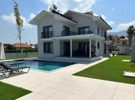 Villa's Tomris