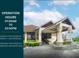 SGI Vacation Club Villa @ Damai Laut Holiday Resort，位于卢穆特的乡村别墅