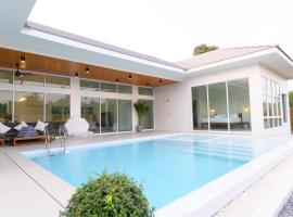 Gems Pool Villa Chanthaburi，位于尖竹汶的酒店