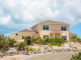 Charming Guest House near Chalk Sound and the Beach