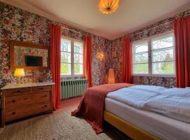 Pommernhaus Forsthaus Rieth am See, Sauna, Kamin, Ruderboot，位于Rieth的酒店