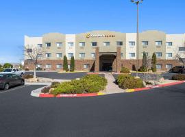 拉斯克鲁塞斯综合康福特套房套房，位于拉斯克鲁塞斯Las Cruces International - LRU附近的酒店
