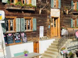 Ustria val Sumvitg，位于Somvix的酒店