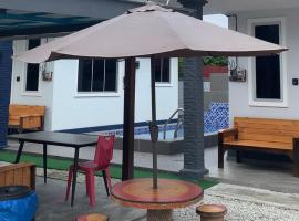 D' Lembah Pool Homestay Sekinchan，位于适耕庄的乡村别墅