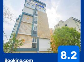 FabHotel Corner Courtyard - Nr Botanical Garden, Kondapur，位于Kondapur的酒店