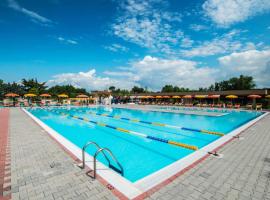 Glamping Gasparina，位于Ronchi的豪华帐篷