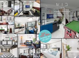 MIQ HK16 - 3BR Huai Khwang MRT with Pool Table near Jodd Fair，位于Ban Song Krathiam的酒店