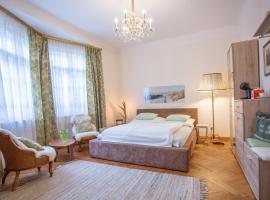 H&uuml;bsches Privatzimmer mit Bad，位于佩希托尔茨多夫的带泳池的酒店