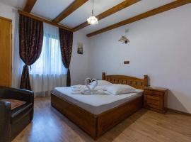 CONACUL DE SUB MUNTE，位于诺瓦齐- 斯特拉尼的宠物友好酒店