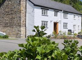 The Old Farmhouse，位于利斯卡德的酒店