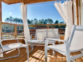 Chalet 2 chambres en Bois dans les landes n34，位于Tosse的酒店