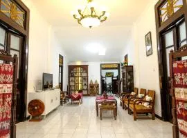 Griya Merbabu Asri Homestay (up to 14pax @ Salatiga central)