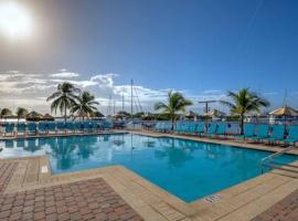 Grand Marina Suite -Waterfront Condo，位于基韦斯特的酒店